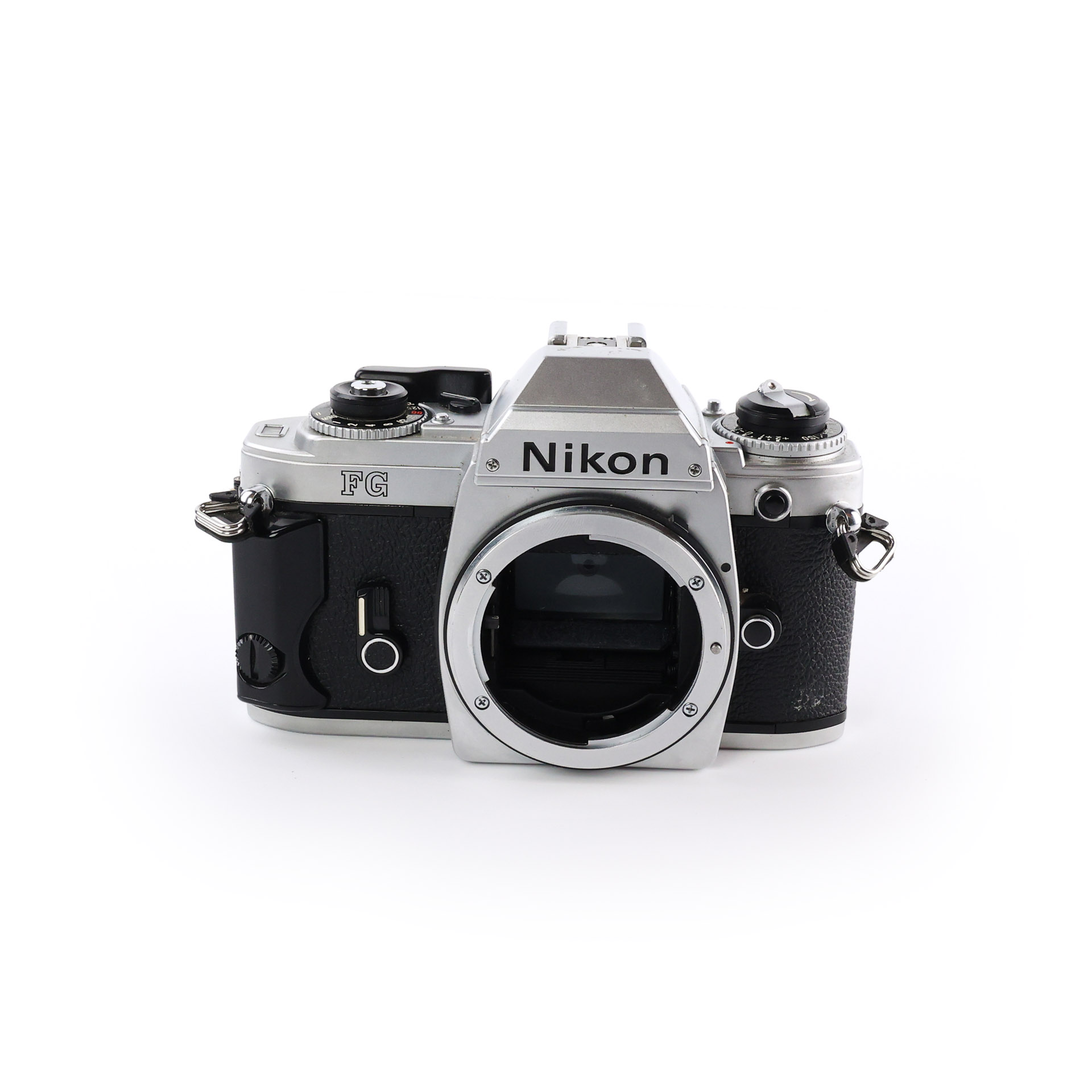 Contax 137 MD Quartz 35mm Film Manual Focus SLR Camera Body Black