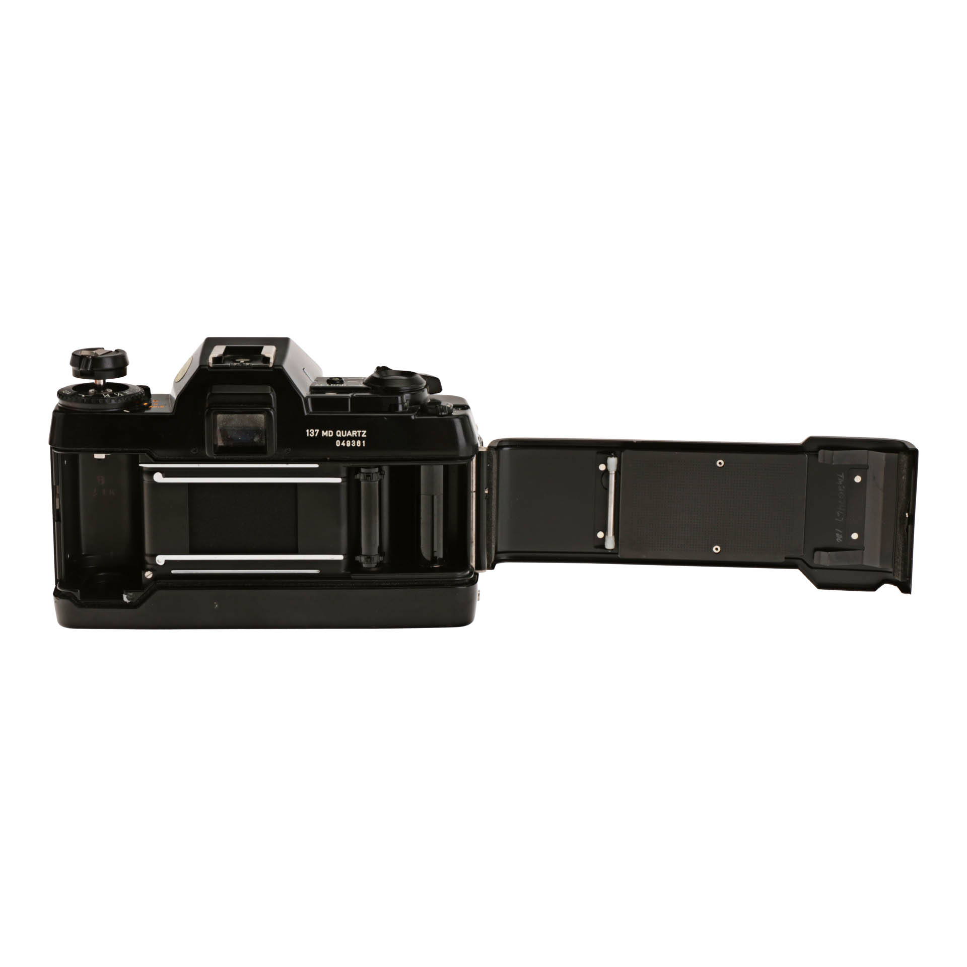 Contax 137 MD Quartz 35mm Film Manual Focus SLR Camera Body Black